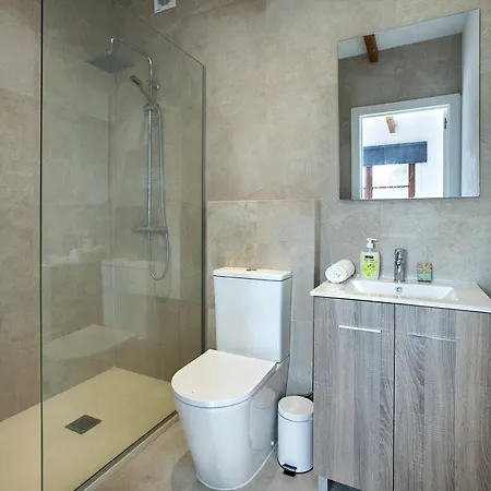 Owl Riba - Exclusive Holidays *